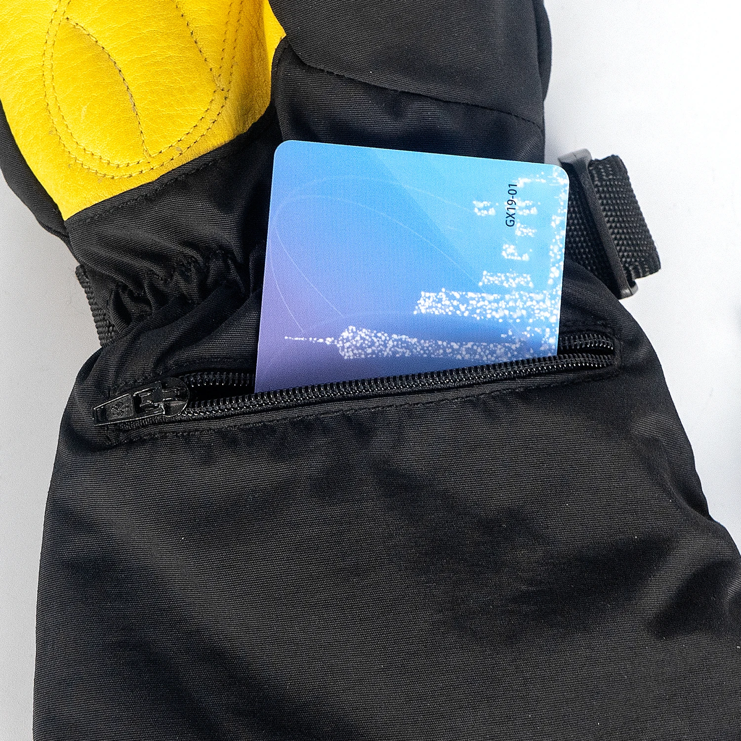 Winter skiing gloves touch screen insulation waterproof fluffy soft shell skin shark climbing outdoor motorcycle riding gloves