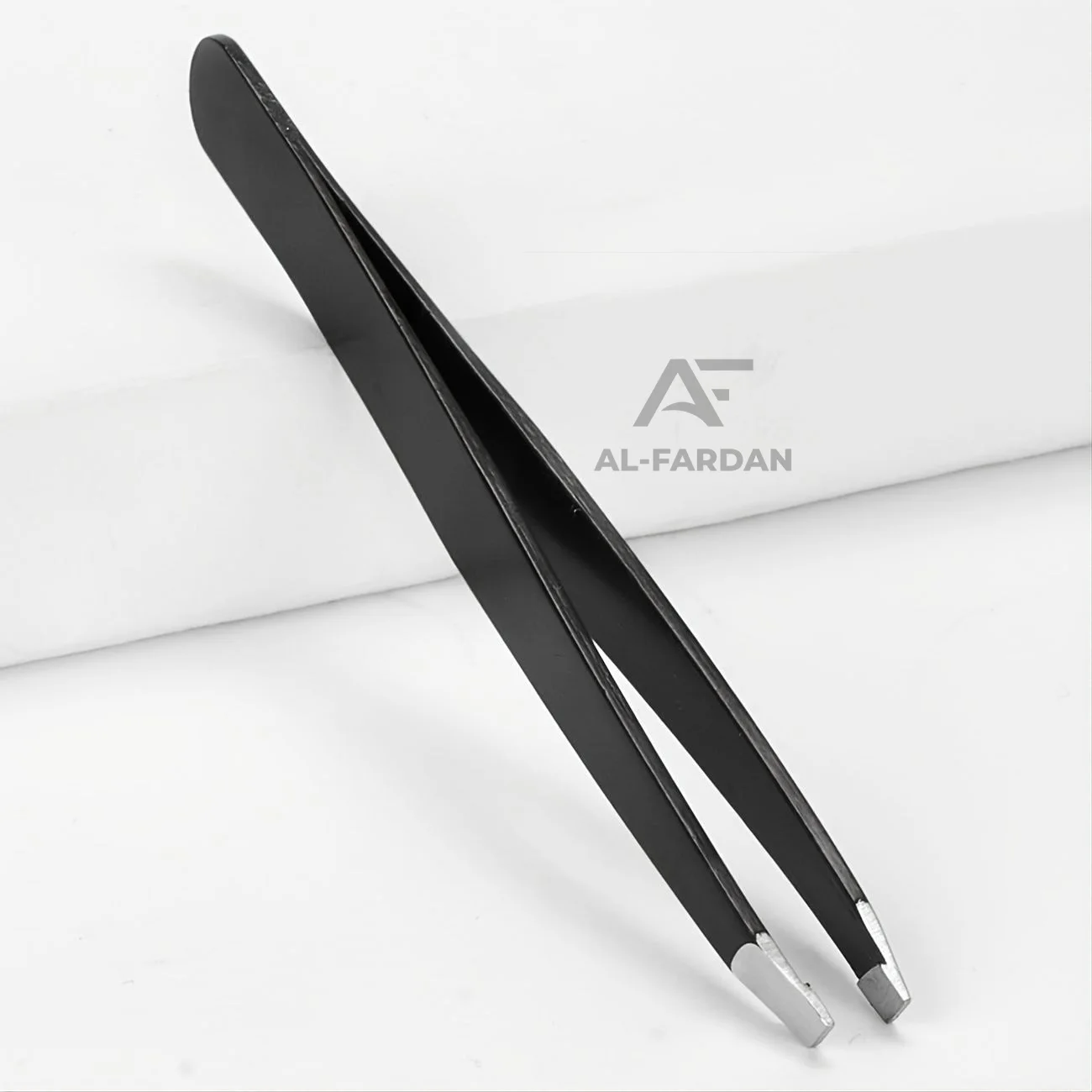 High Quality Black Brow Extension Tweezers Slanted Tip High Quality Stainless Steel Anti-Static Custom Logo Eyebrow Tweezer