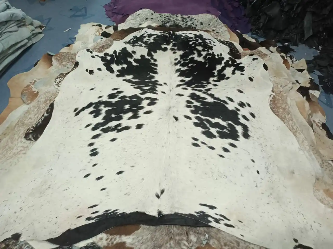 Wholesale 100% Genuine Cow Hair Leather Custom Design Solid Color for Shoes Belts Sofa Furniture & Accessories