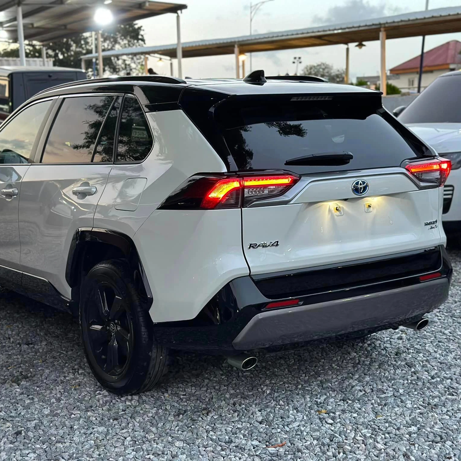 Clean 2019 2020 2021 USED TOYOTA RAV 4 XLE LHD Used Cars 4X4 AWD