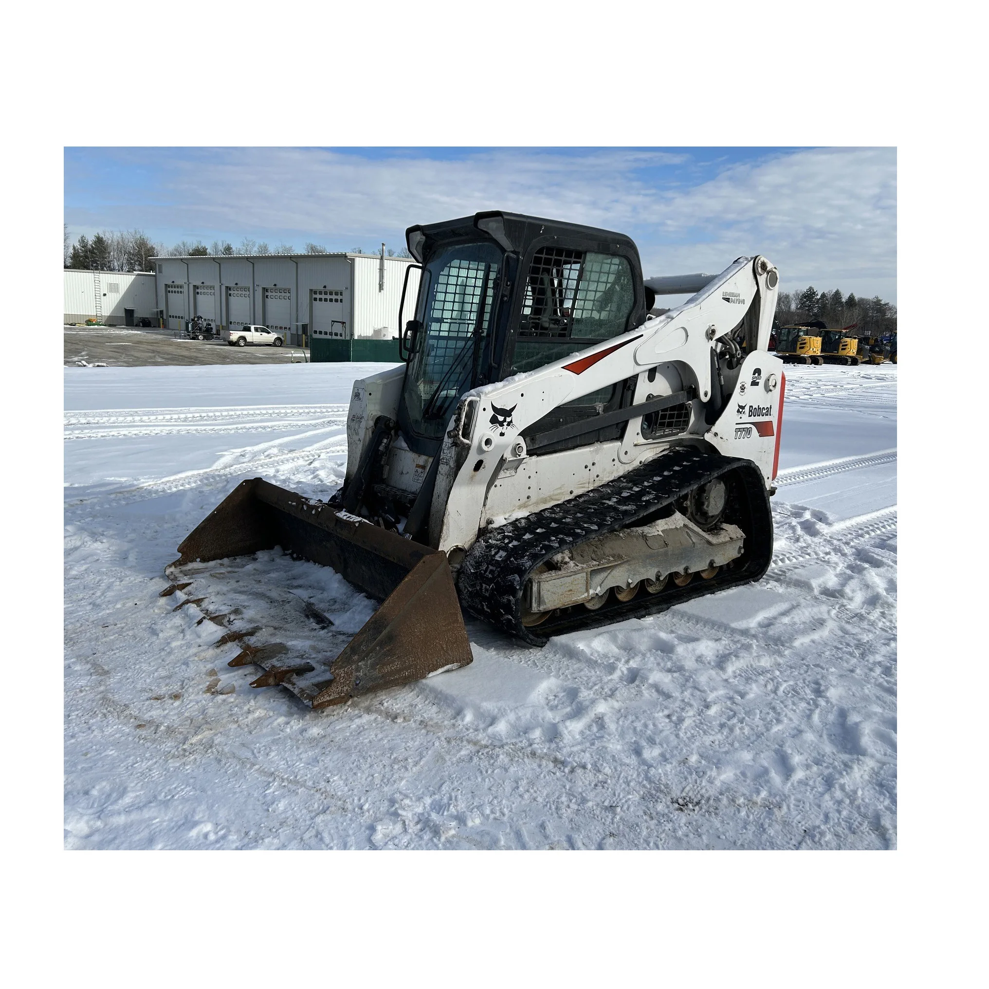 Компактный гусеничный погрузчик Bobcat T770 с 4-тонным дизельным выключателем