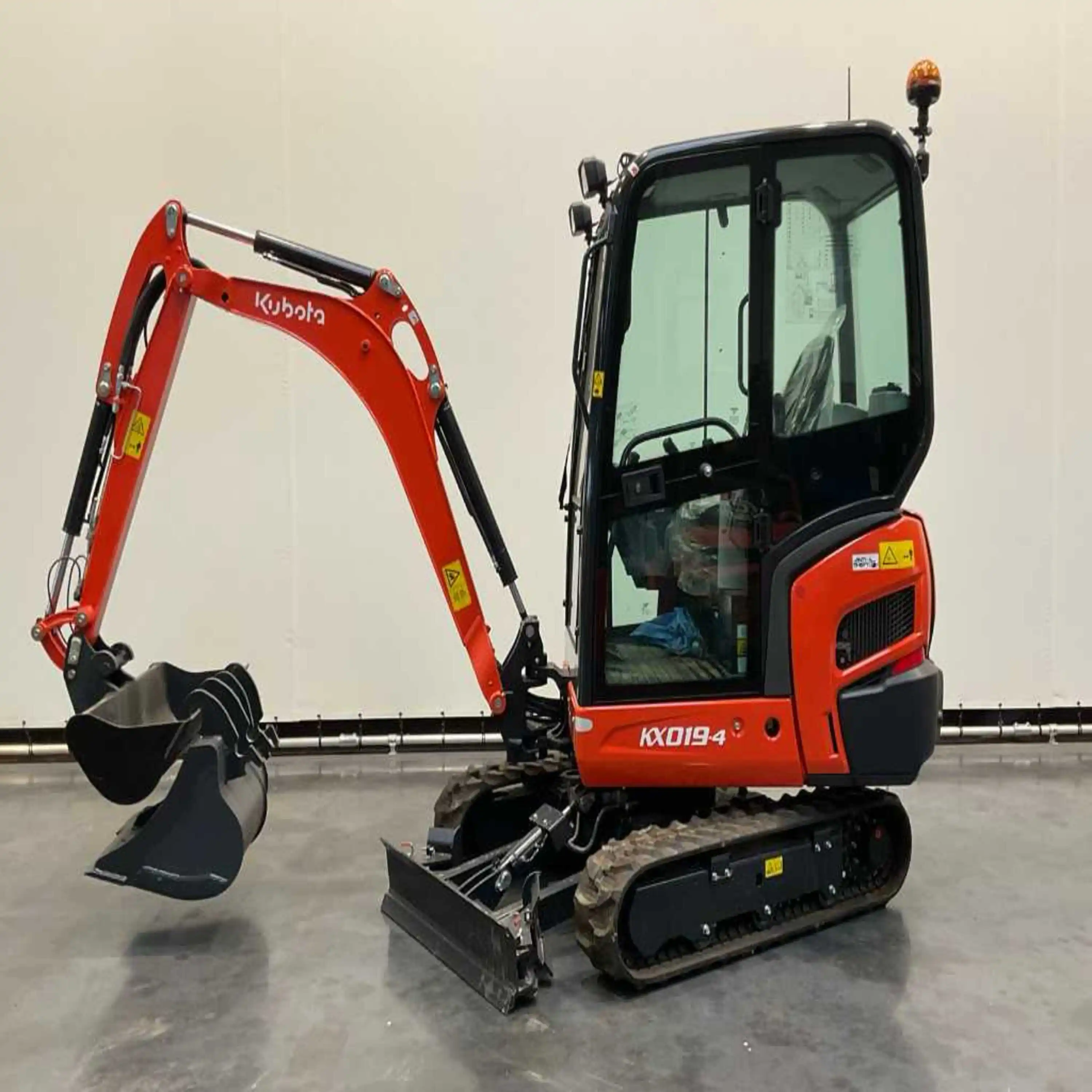 Купить двигатель EPA б/у kubota мини гусеничный экскаватор kx165-5 kx165-3 б/у мини экскаватор 15 тонн