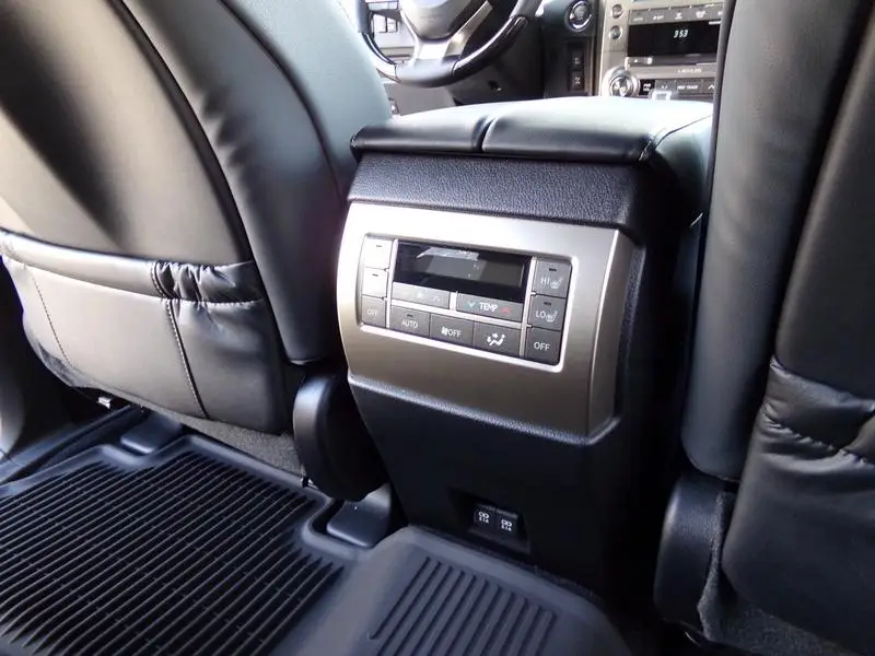 Cheap Used Lexuss 460 GX V8 - 189.2 in @ 3,500 rpm 7 Seater SUV, 100% Good Condition & Warranty & Insurance Covered 1 Year.