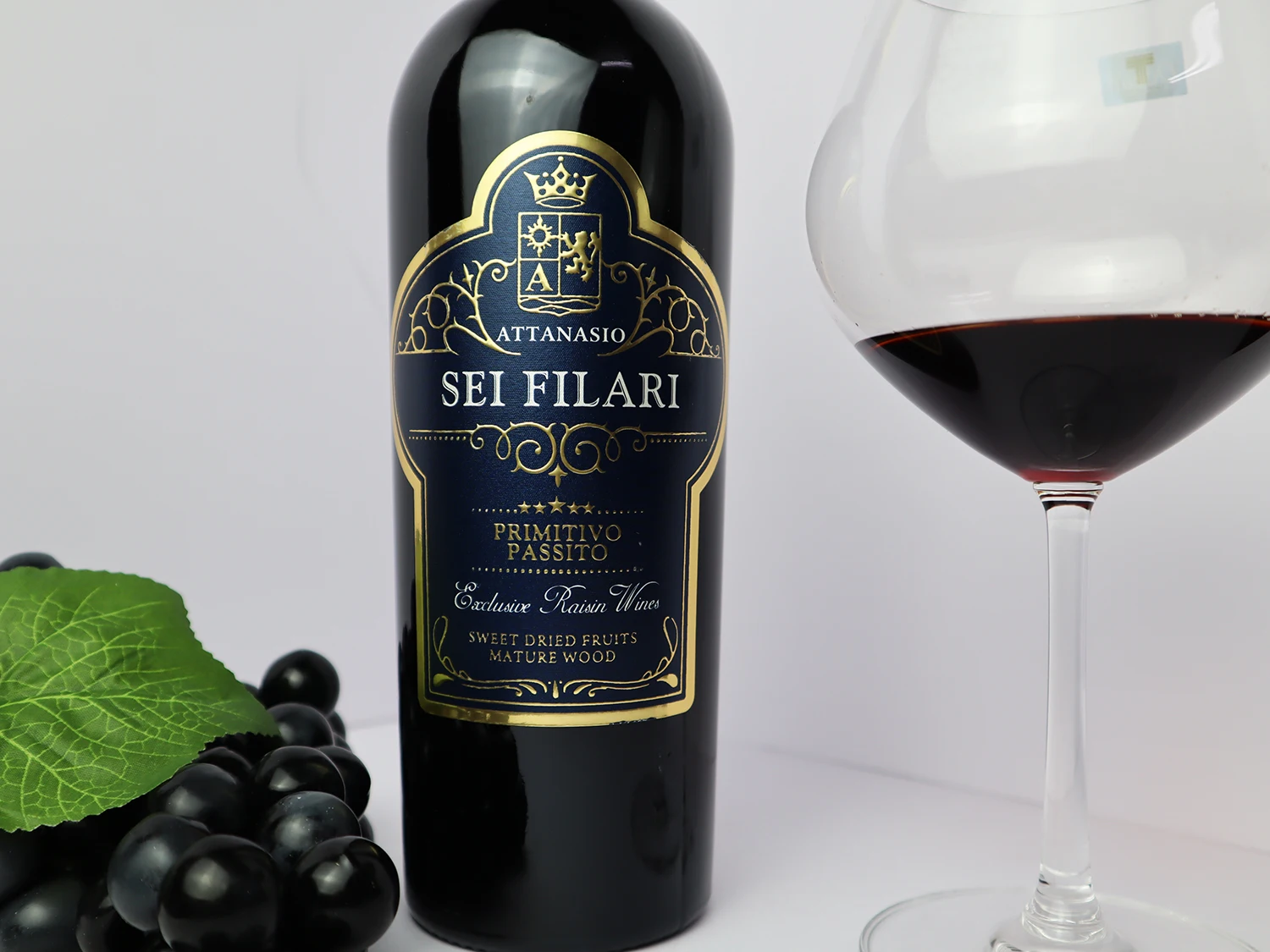 Винтажная бутылка, хорошая упаковка дубовых бочек, другие напитки Attanasio Sei Filari Primitivo Passito, вино из Италии