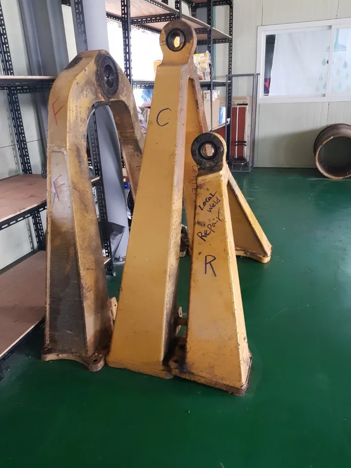 1789223. Кошка 740 рамки S -.ca t используемые части. Cat самосвал .. Разборные детали. Задние