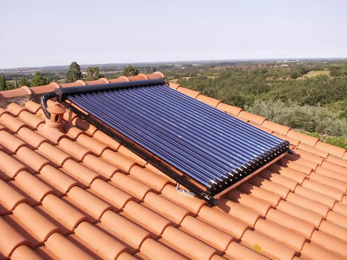 Domestic Solar Hot Water Heater and Under Floor Space Heating Solar Collector Heat Pump Solar Collector Hybrid Heating System
