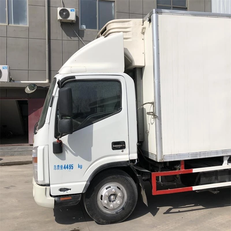 Hot Selling Chinese Euro4 4x2 3-5ton  Used  Refrigerated Truck for sale
