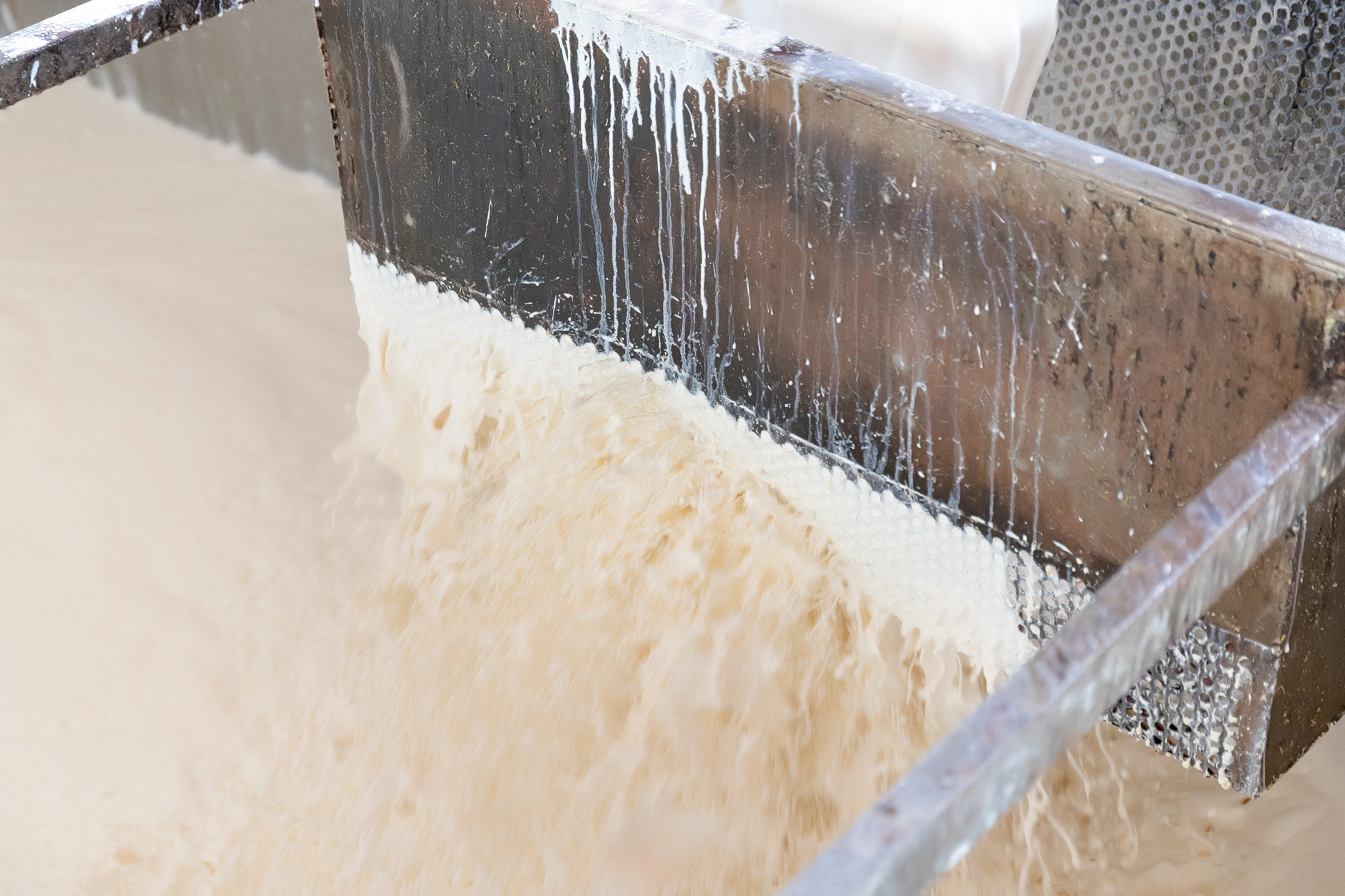 SVR10 manufacturer in Vietnam with competitive price and fast delivery rubber sheets natural compound