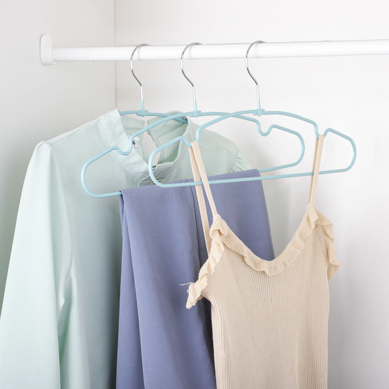 Wholesale Light Blue Non Slip Metal Impregnated Coat Hanger