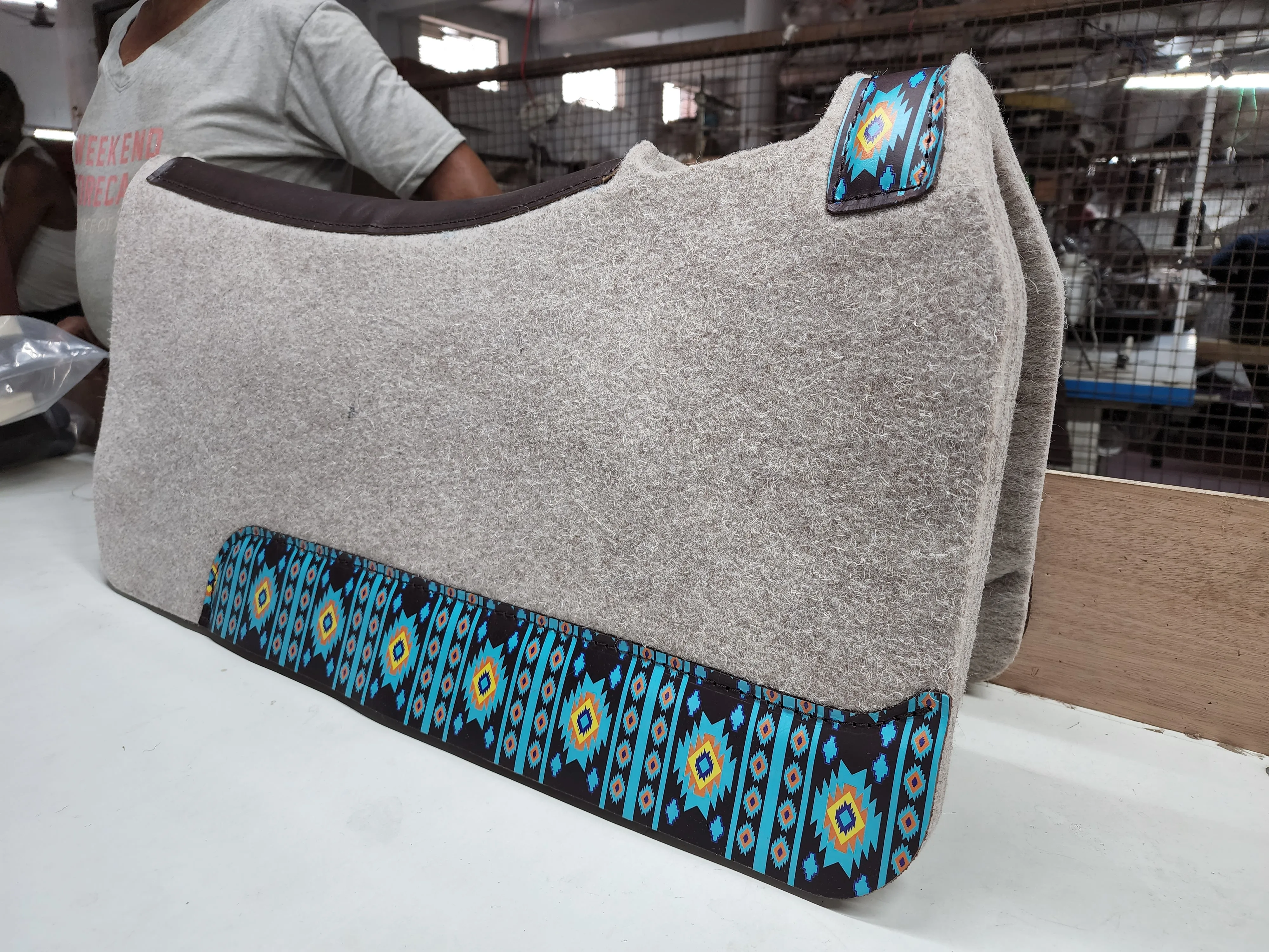 Premium Western Horse contoured Saddle Pads Felt Accessories for Horse Racing Equestrian Leather Saddle Pads