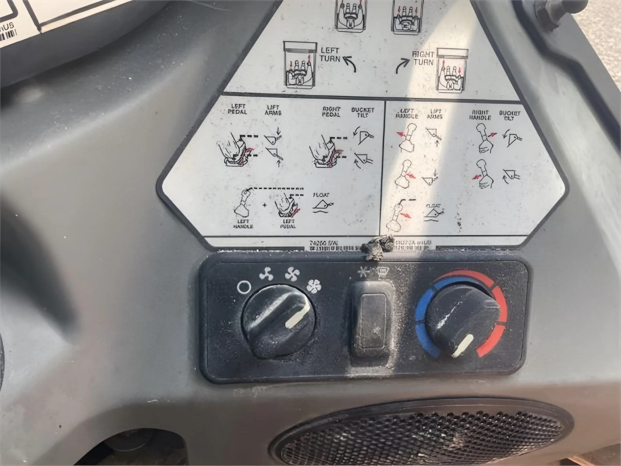 2015 BOBCAT S740 (11).JPEG