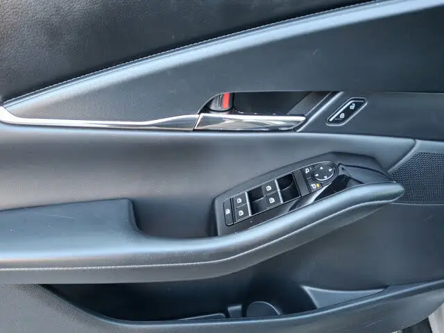 Б/у 2023 Maz-da CX-30 2 5 S предпочтительный AWD
