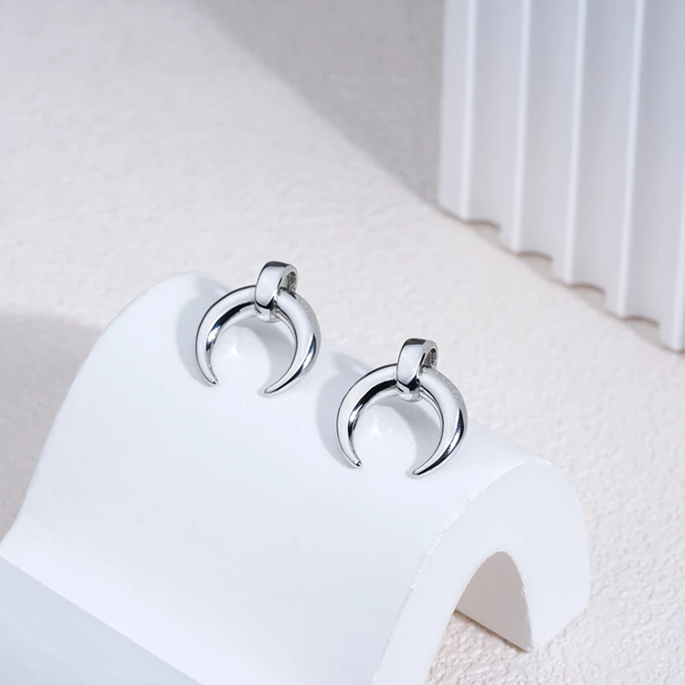 Gold Plated Copper Horn Earrings Half Crescent Moon Earrings Curved Moon Stud Earrings For Women