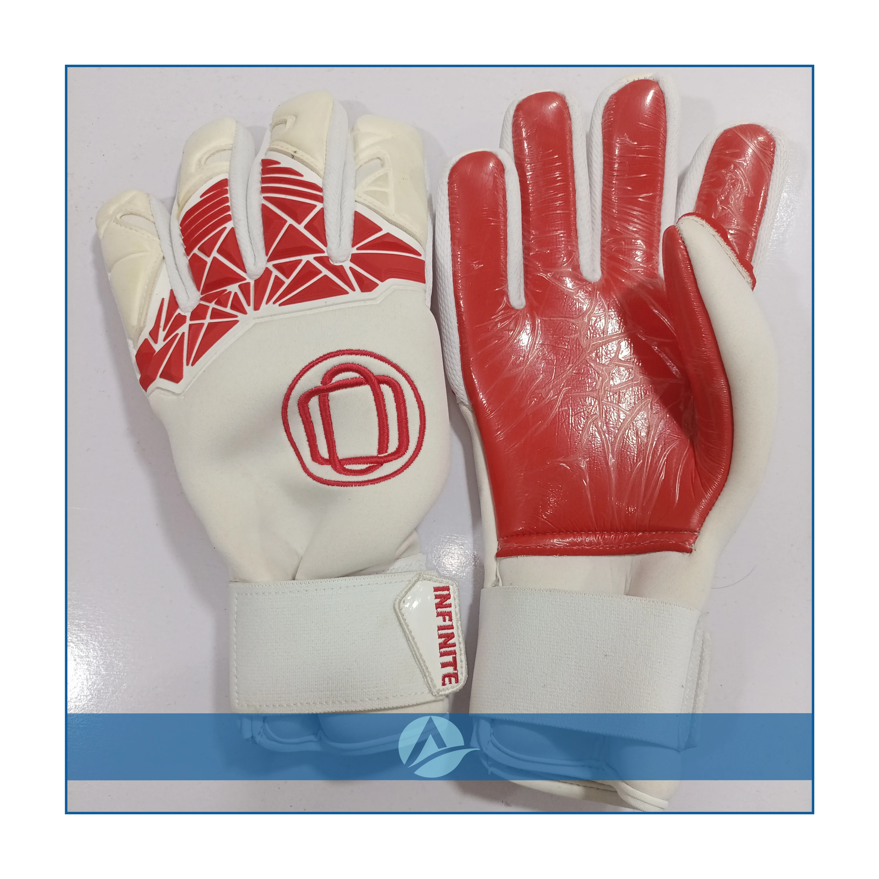 Professional Latex Material Kids Sports Futsal Goal Keeper Football Soccer Goalkeeper Gloves Protectors On fingers Mesh Panels