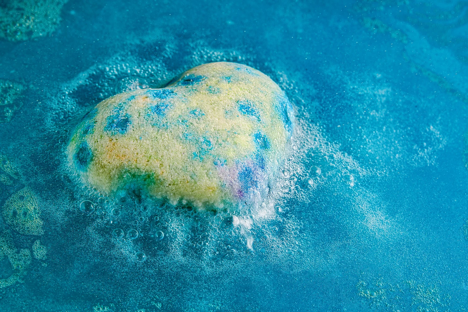 Wholesale Bath Vegan Fizzy Natural Bath Bubble Hearths Spa Relax Bubble Natural Organic Fizzier Bath Bomb Gift Set 4 pcs