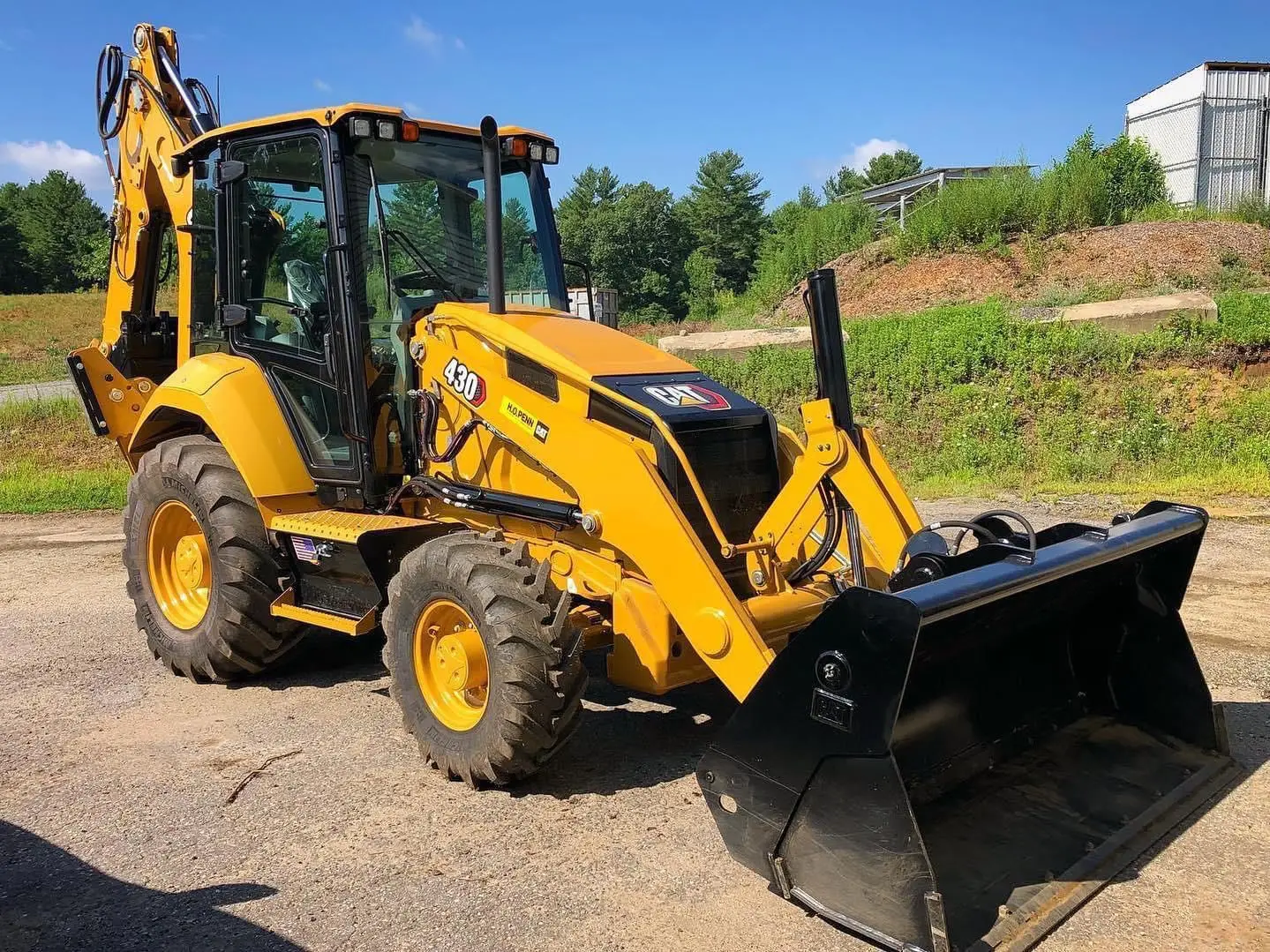 Экскаватор-погрузчик Caterpillar 420F
