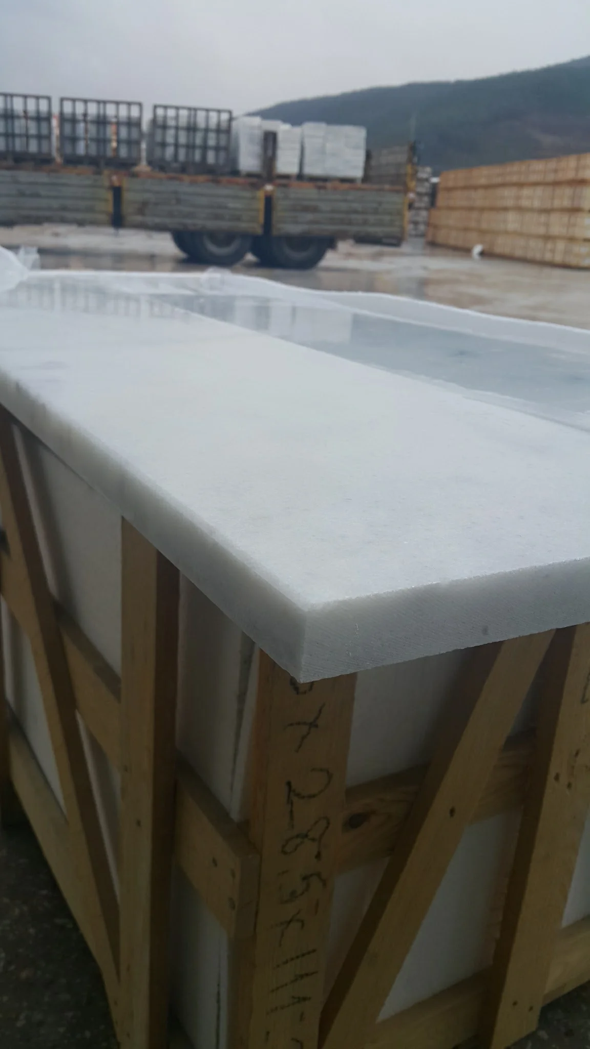 2025 Staircase White Marble Stone Stairs Matt Natural Stone Steps Stone Risers Honed Antique Finishing Possible Made in Turkey
