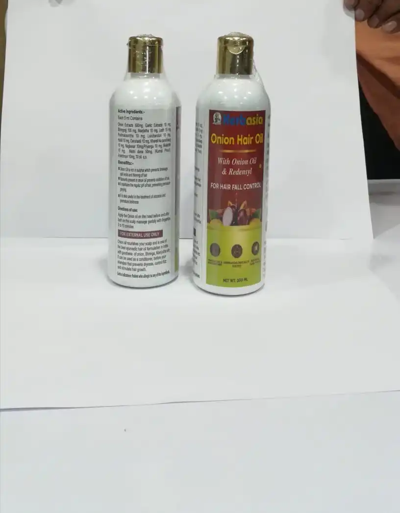 100 % Herbal Onion Hair Oil with Onion & Redensyl 200 ml.