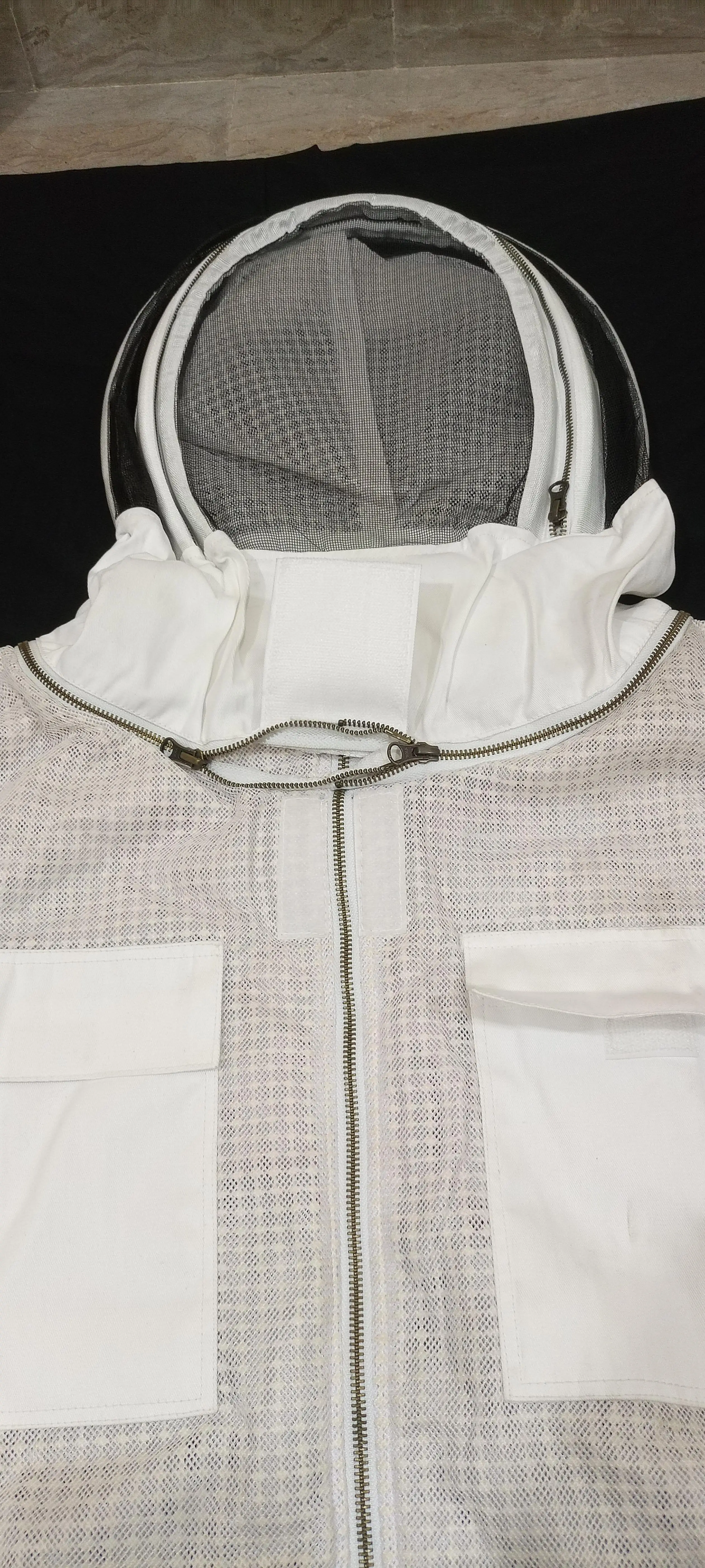 High Quality And Comfortable Beekeeping Suit For Beekeepers 100% Cotton With Clear Nylon Mesh On Face