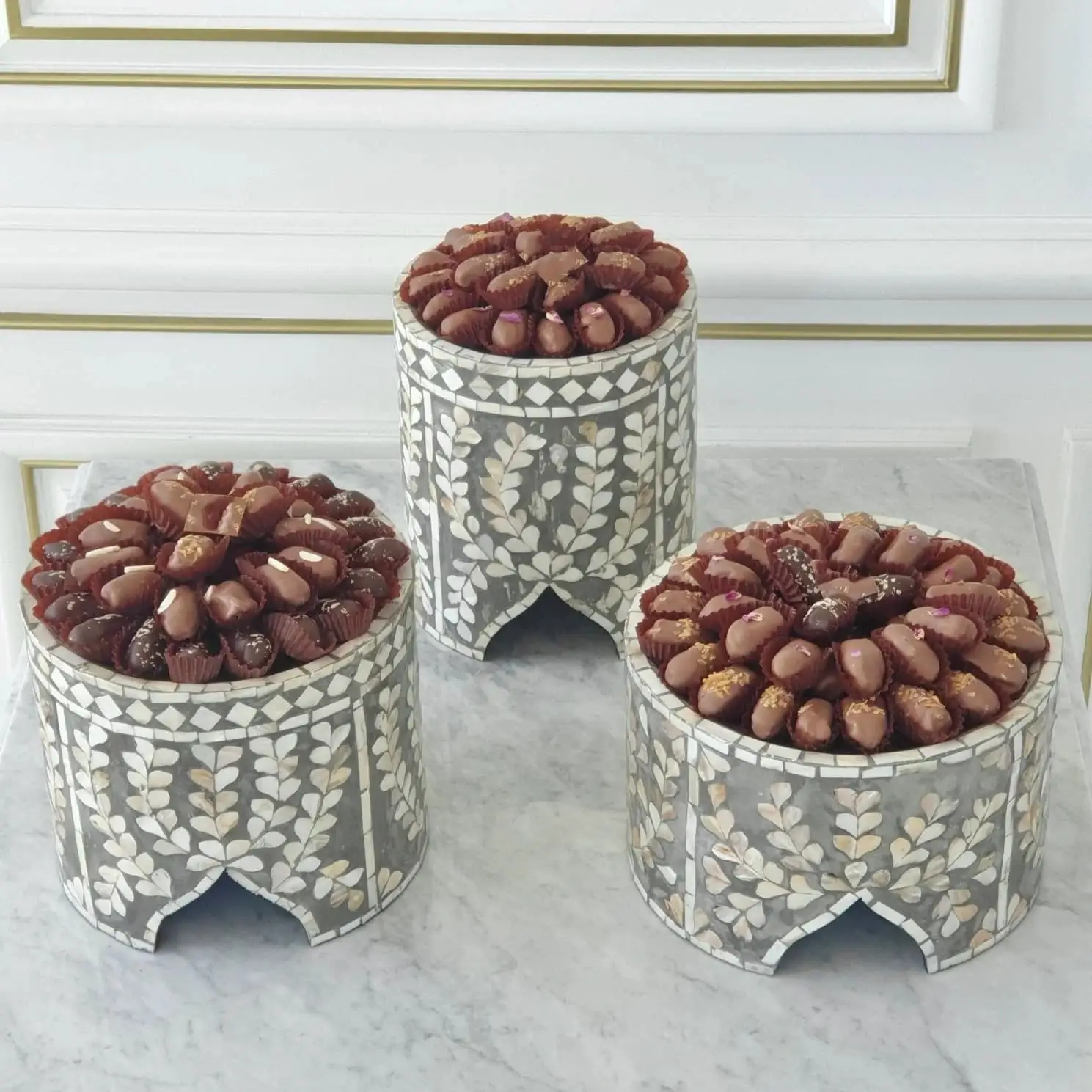 Viet Nam Delicate design Mother of Pearl Serving Trays Luxury High End Decor Herringbone Decorative Trays
