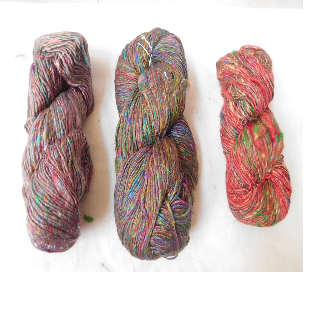 In pastel & multicoloured tweed sari silk yarn with 200 grams length in 100 meters,recycled sari silk fiber for silk yarn stores