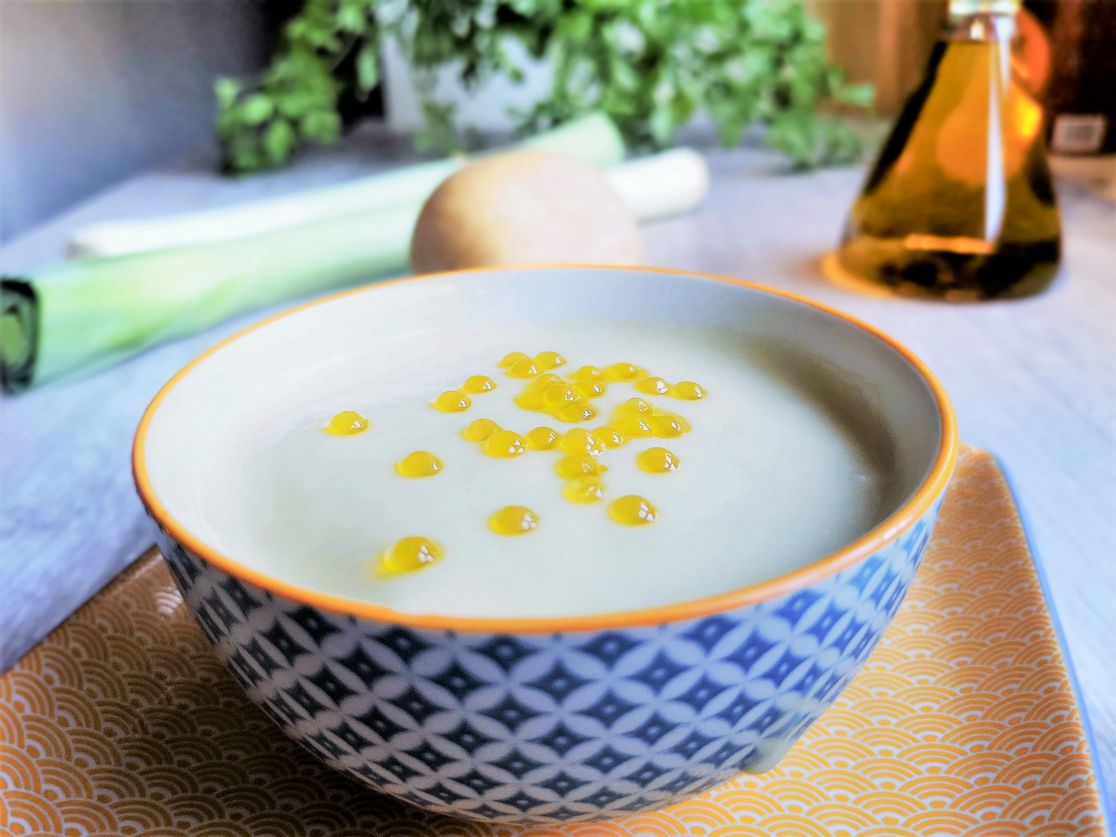 Spherika Extra Virgin Olive Oil -Pearls 50g glass jar 1 oz Spain Mediterranean diet salads olives picual Spherifications