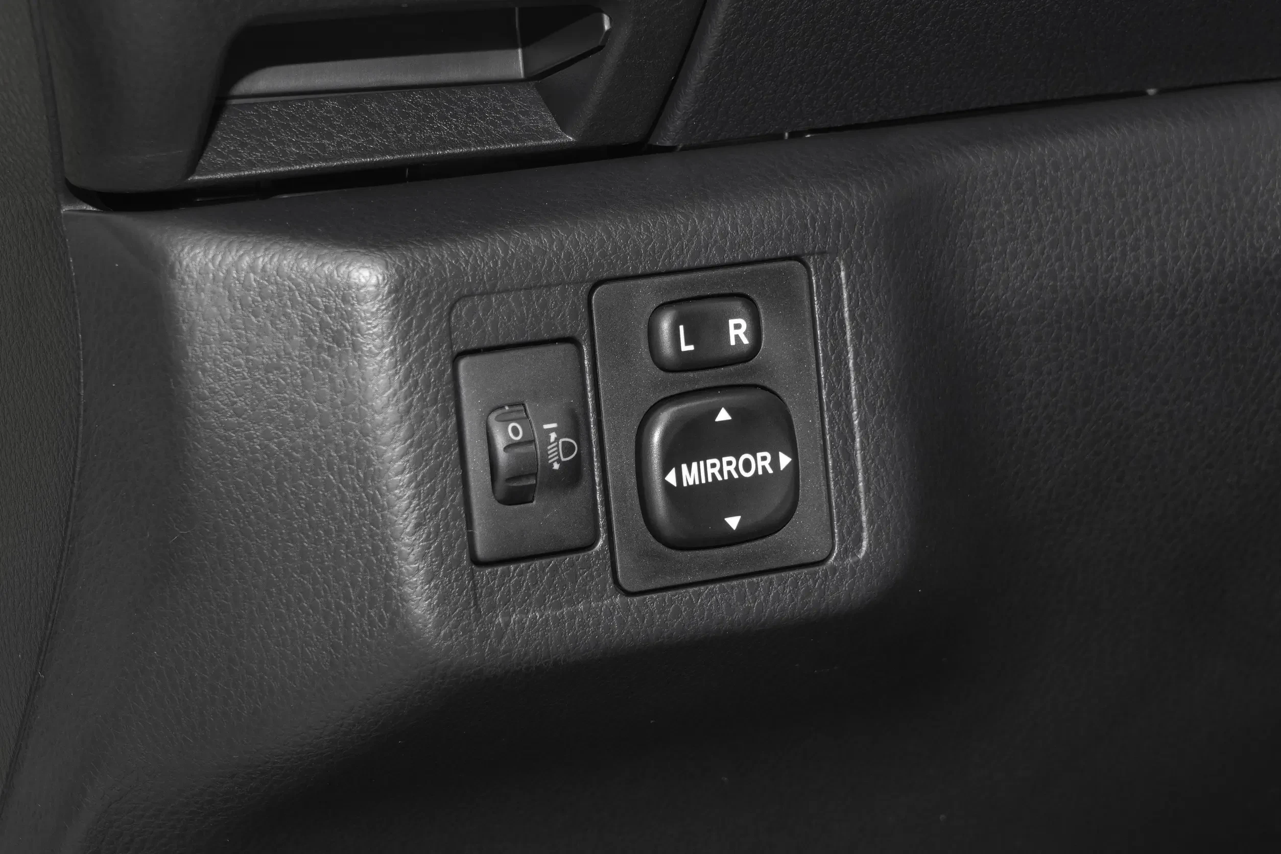 YARi S L is 2022 1.5L CVT leading PLUS version mini car gasoline  used gasoline cars