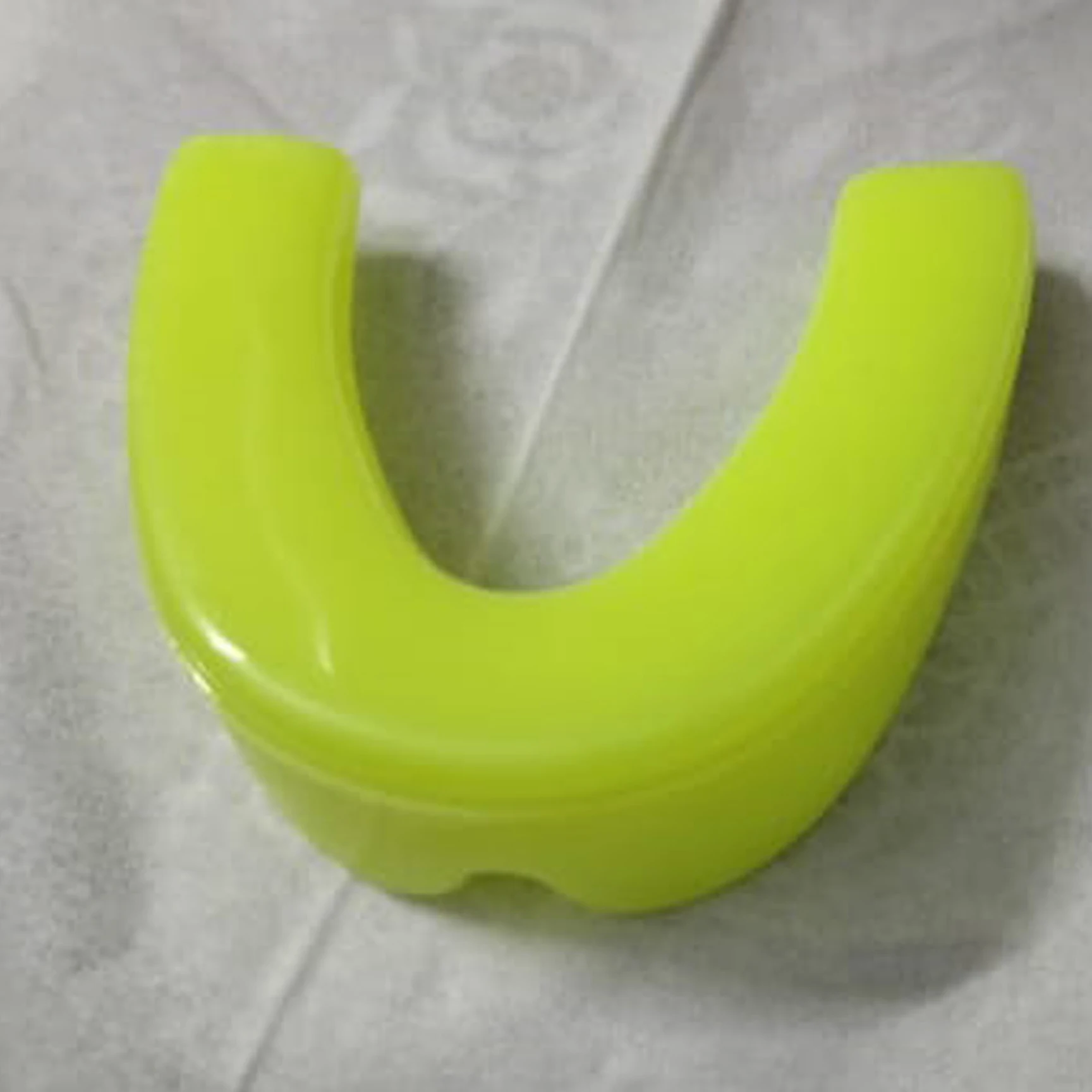 Neon green Single piece Mouth guard for boxing cheap price high recommended mouth piece Fox boxing with plastic case