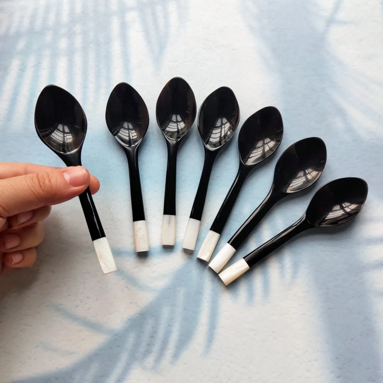 Оптовая продажа ложка из буйвола черного рога быка 14 см Высококачественная посуда декоративный рожок набор столовых приборов сделано во Вьетнаме