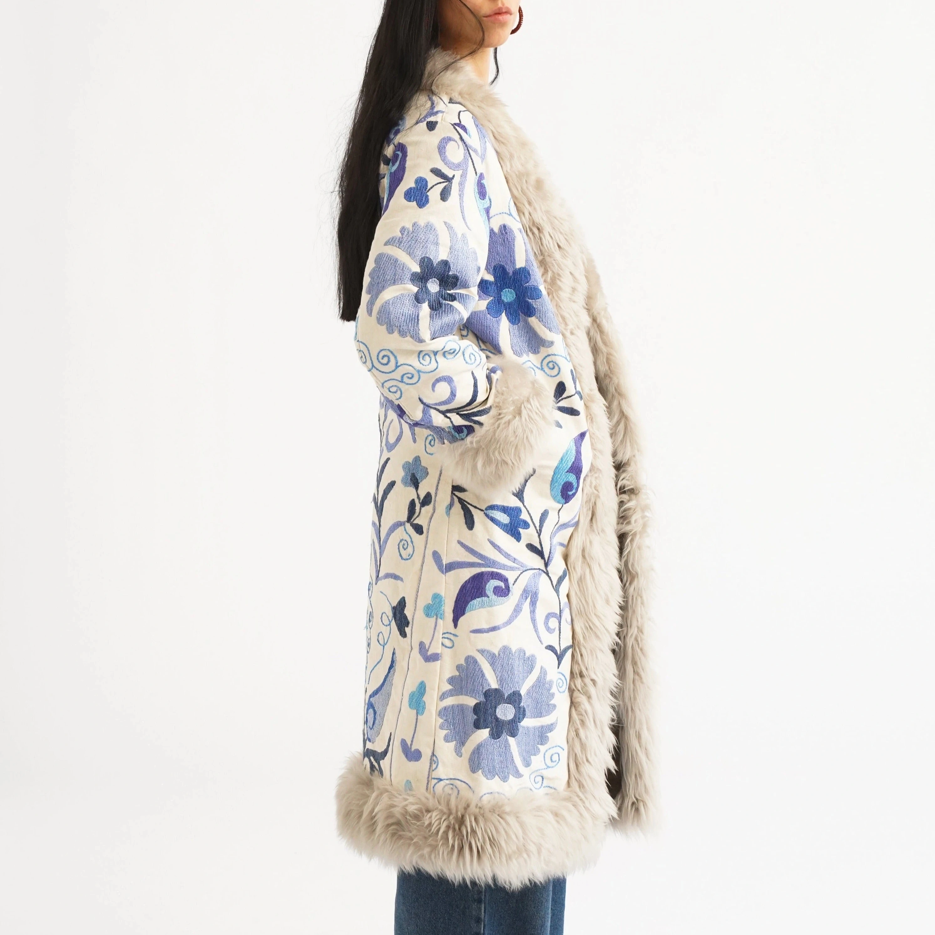 Женская зимняя куртка с шерстяным воротником