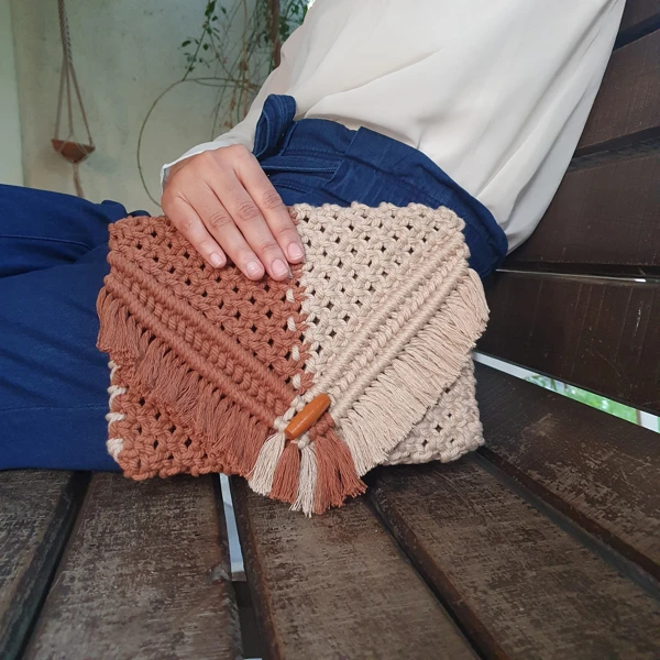 Modern Macrame Pouch Ladies Cotton Rope Hand Made Macrame Clutch With Sling Boho Ladies Wallet Hand Bag For Sale