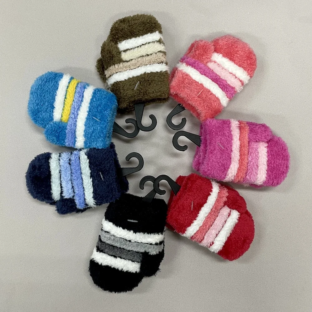 Soft feather yarn and super stretchy knit baby mittens