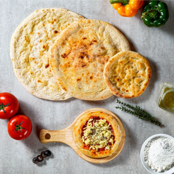 Long Shelf Life Rome Pizza Crust 6' In Yellow Color Fluffy / Chewy Texture Plastic Bag Packaging Produced In Vietnam