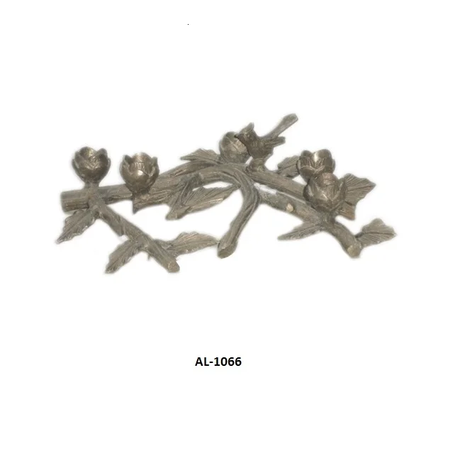 Metal Aluminum Lantern Premium Quality Classic Stylish Silver Color Lantern Indian Stylish New Decorative Design Candle Lantern