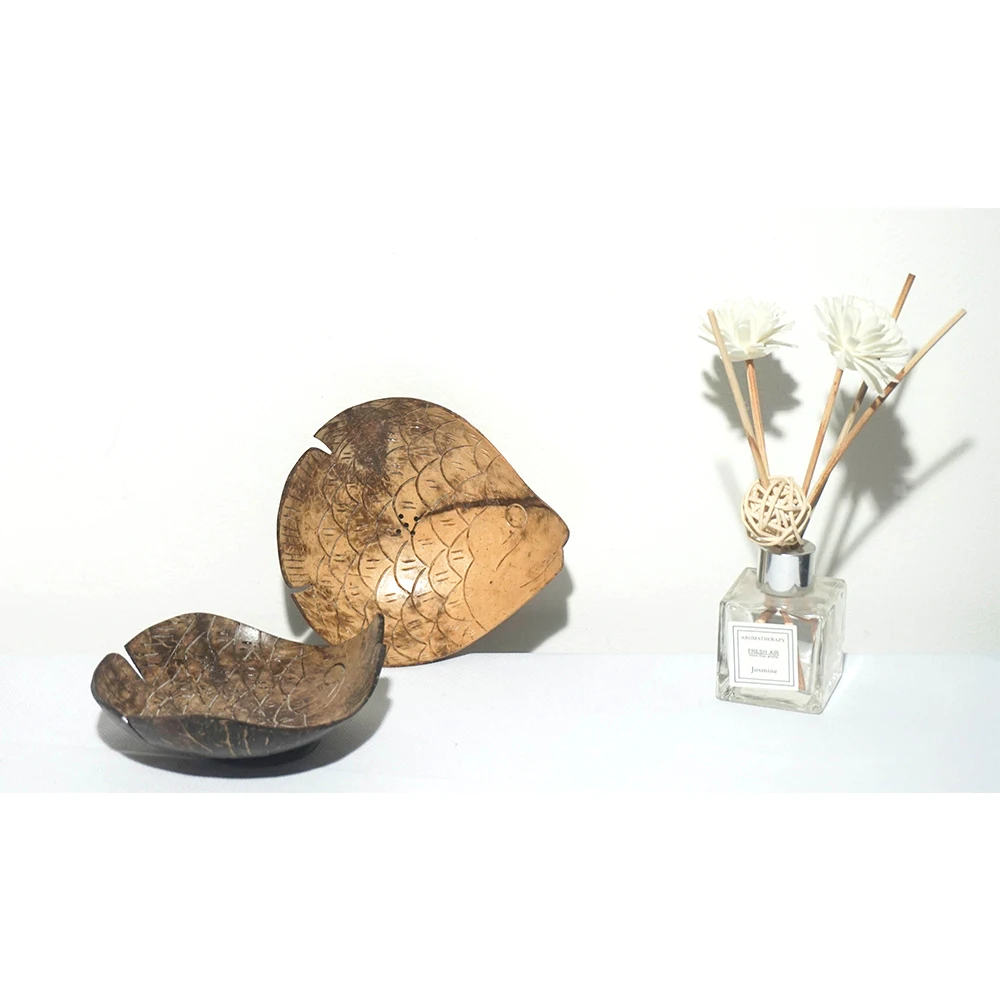 High quality natural eco-friendly coconut shell leaf-shaped soap dish mini bathtub soap holder dishes from Vietnam
