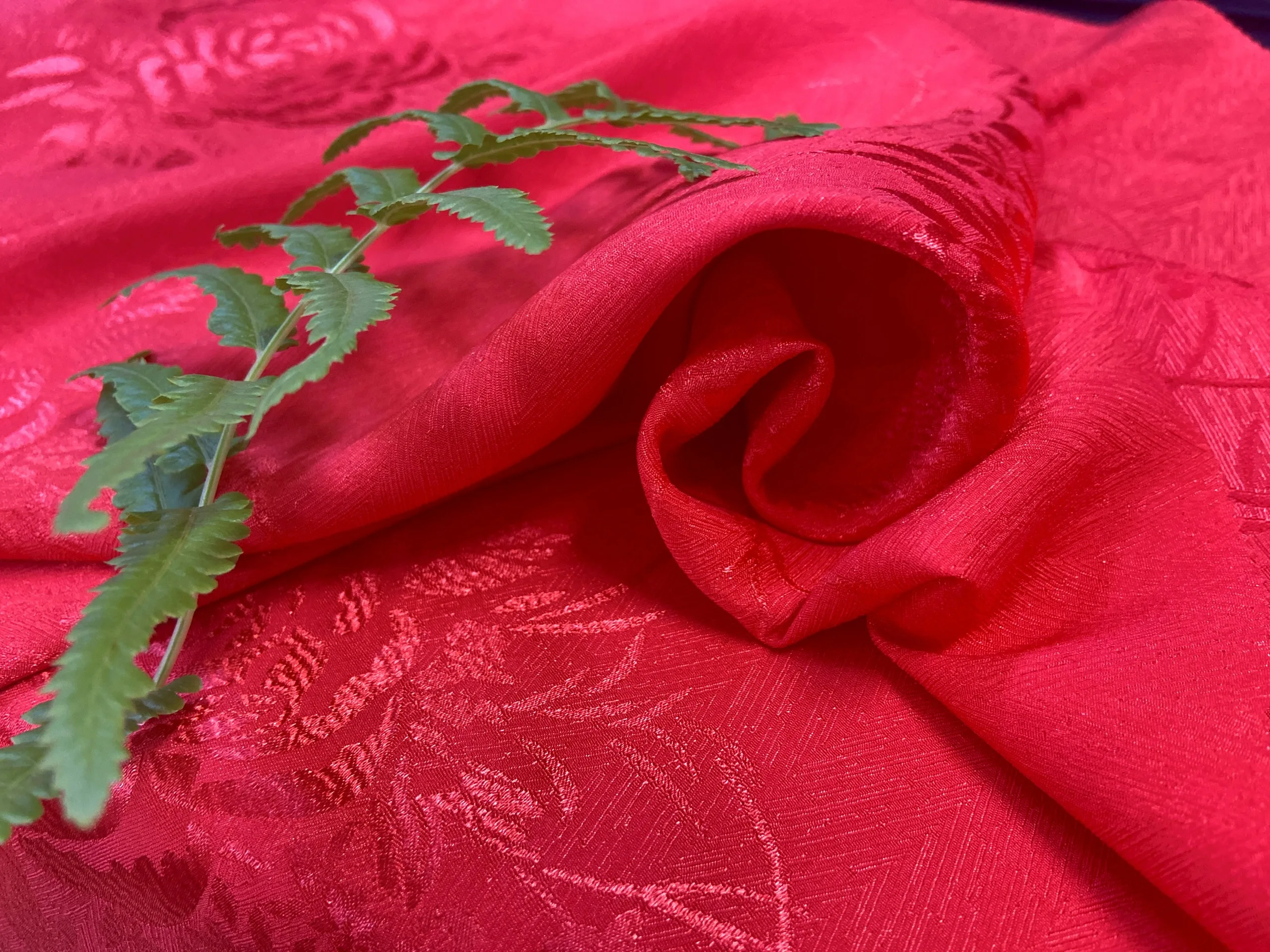 Высококачественная жаккардовая Полиэстеровая ткань полиэстер вискоза M985C для платья блузки для особых случаев из Вьетнама оптовая цена