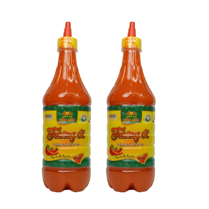OEM Chili Sauce 700g Spicy New Safe ingredients sourced Bottle Vietnam New Hot Spicy Hoa Sen chilli sauce production line
