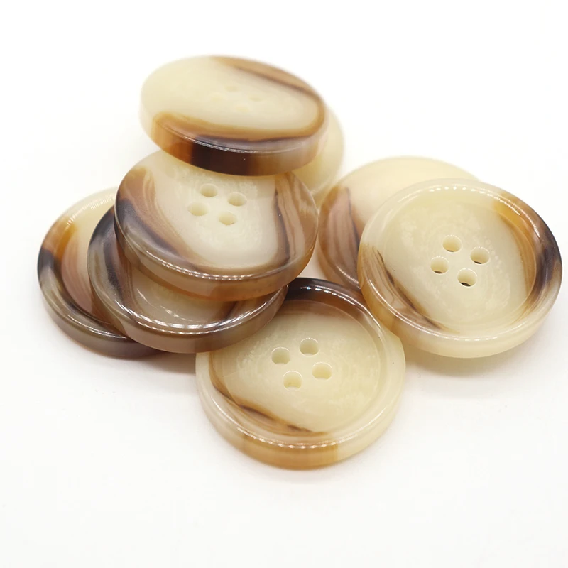 Ky High Quality Customized 15MM 4 Holes Round Sewing Cow Horn Natural Resin Buttons For Shirt Coat Clothes