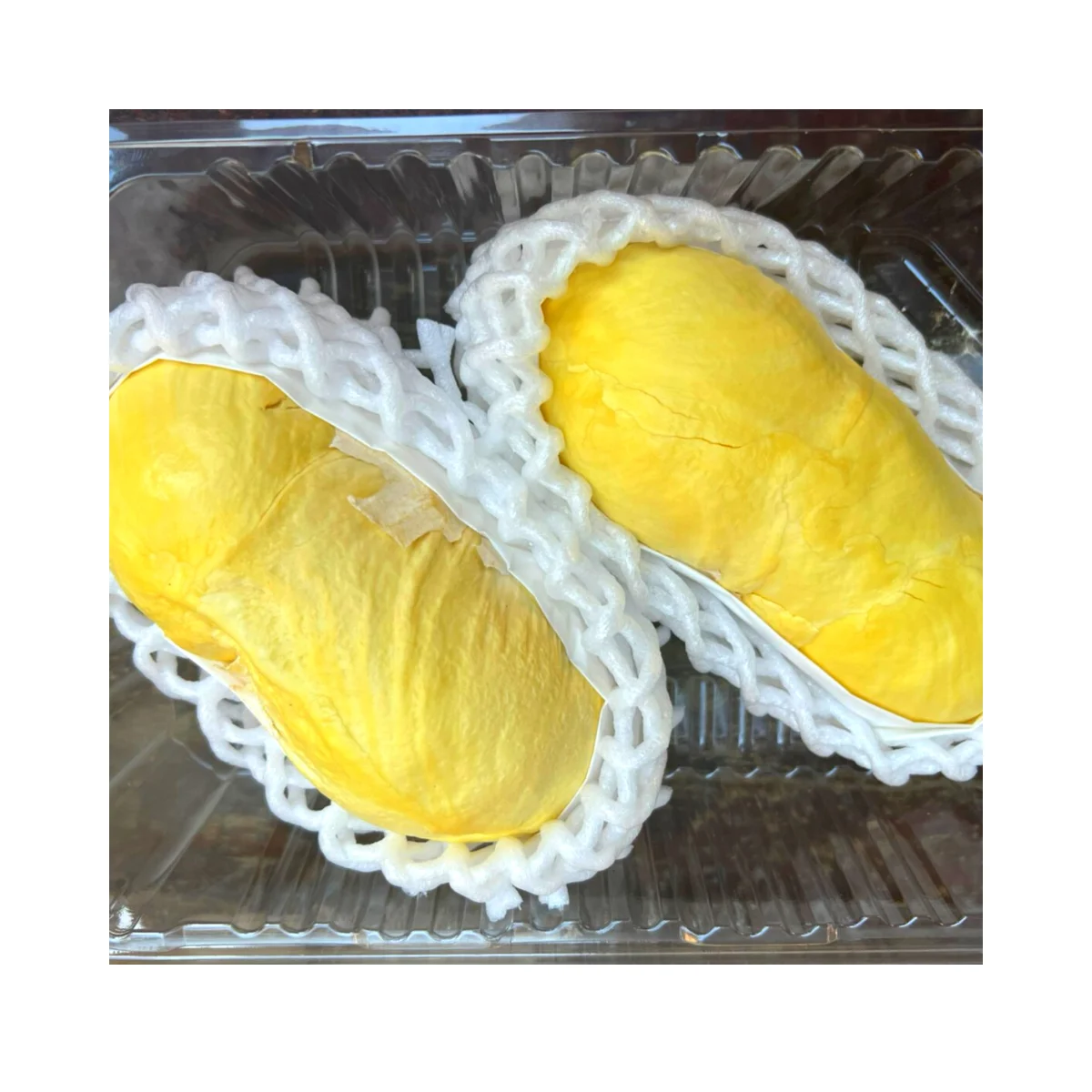 Fresh Thai Durian Masterpiece - Handpicked Delicacy, Enticing Aroma, and Smooth Lusciousness - Relish the King of Fruits