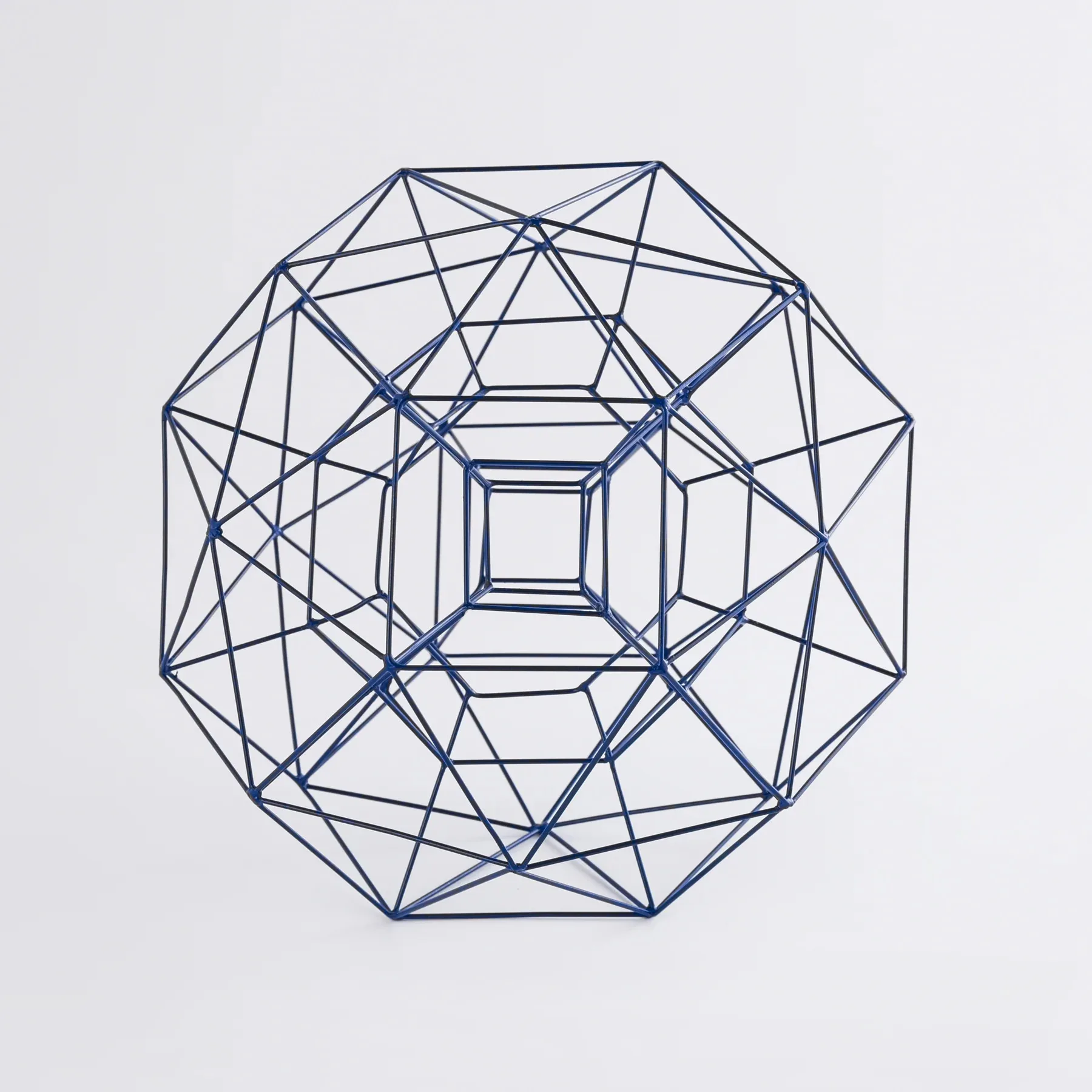 High Quality Metal Geometric Sculpture Metal Iron Geometric Tabletop Decorative Stand For Home & Office Decor