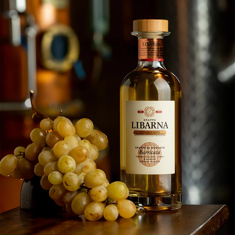 Линия высшего качества Сделано в Италии флакон GRAPPA Libarna Москато 6 x 0 70 мл готов для