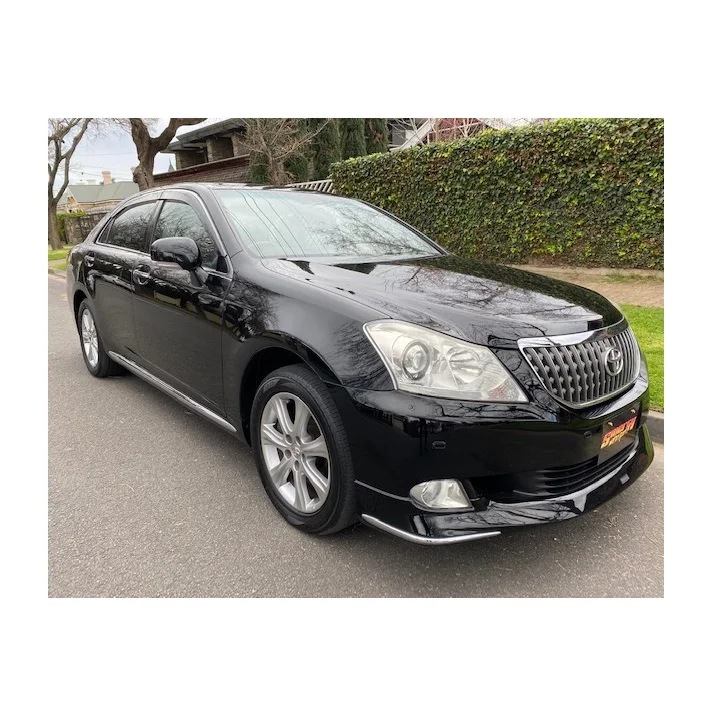 Дешевое производство и использованное сильное Toyota Crown Majesta доступно по хорошим ценам