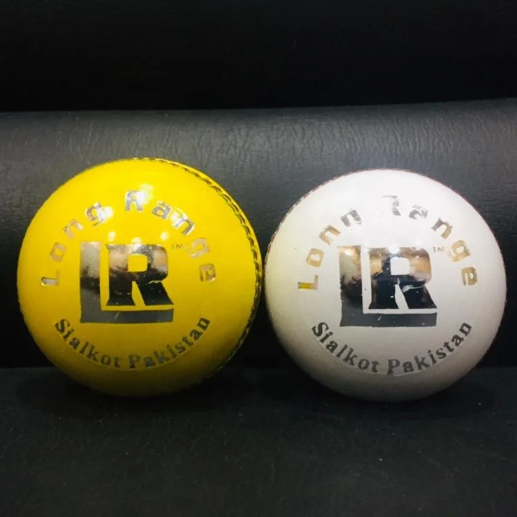 Изготовленные из натуральной кожи профессиональные шары для крикета в помещении