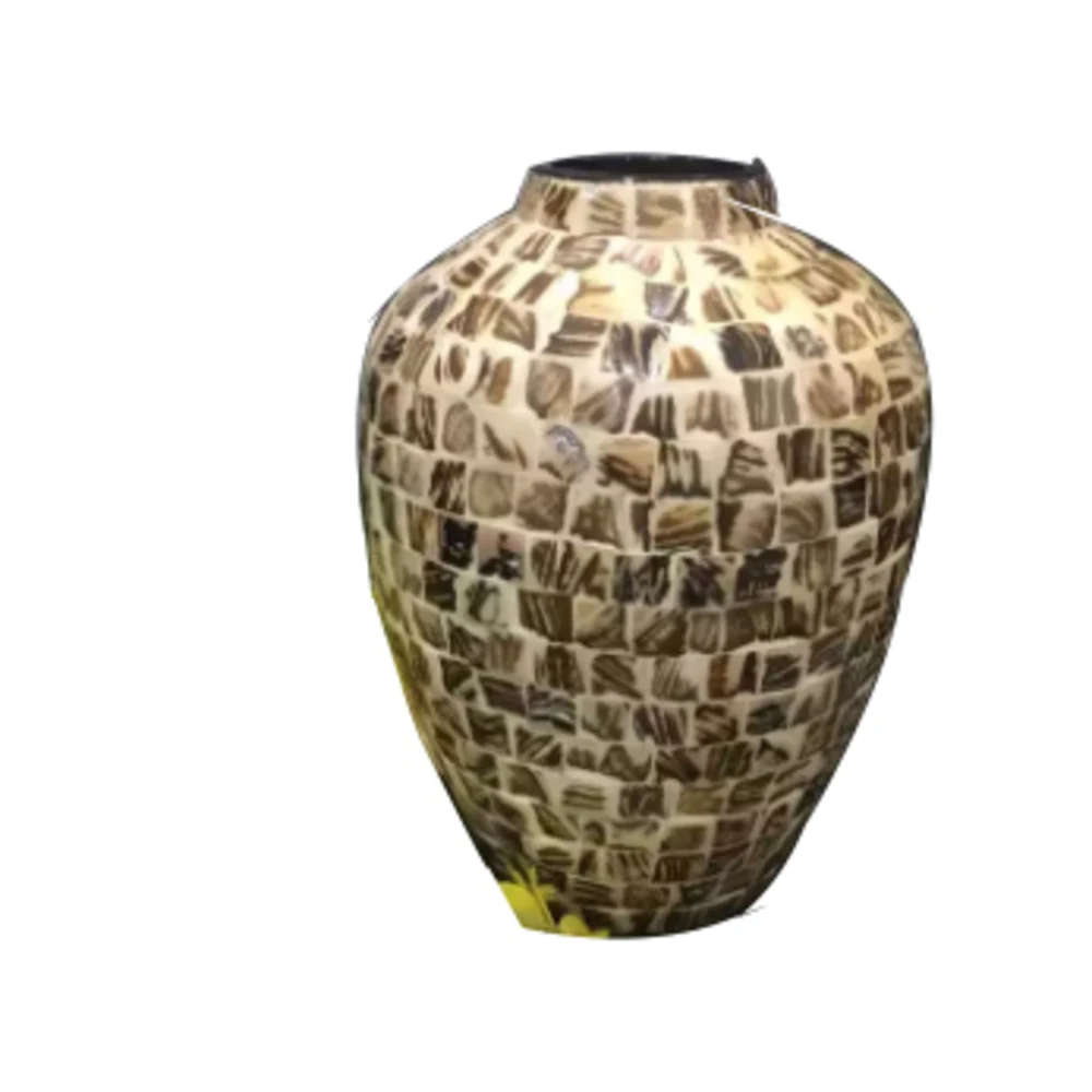 Shell Vase with blue mother of pearl