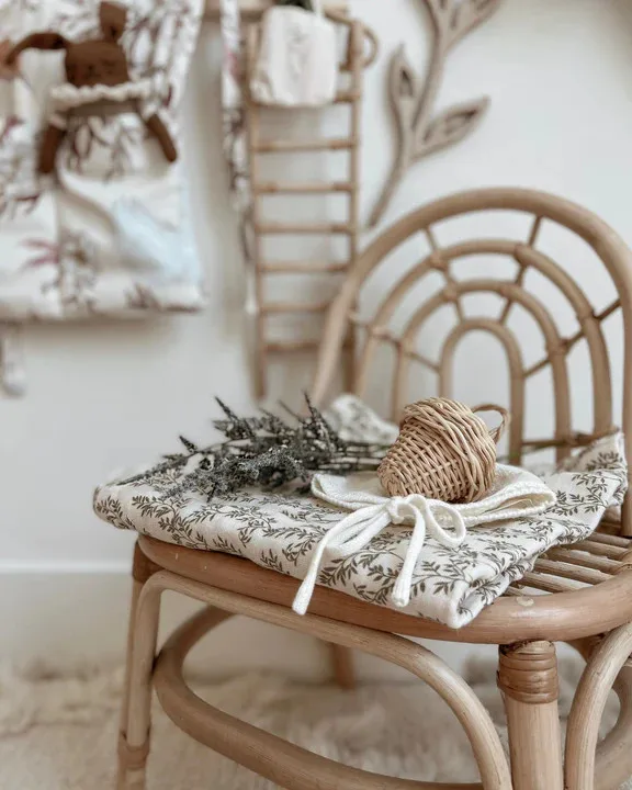 WholeSale Wedding Props Birthday Event Boho Kids Beach Party Rattan Chair Baby Children Wooden Kids Woven Dining Chair