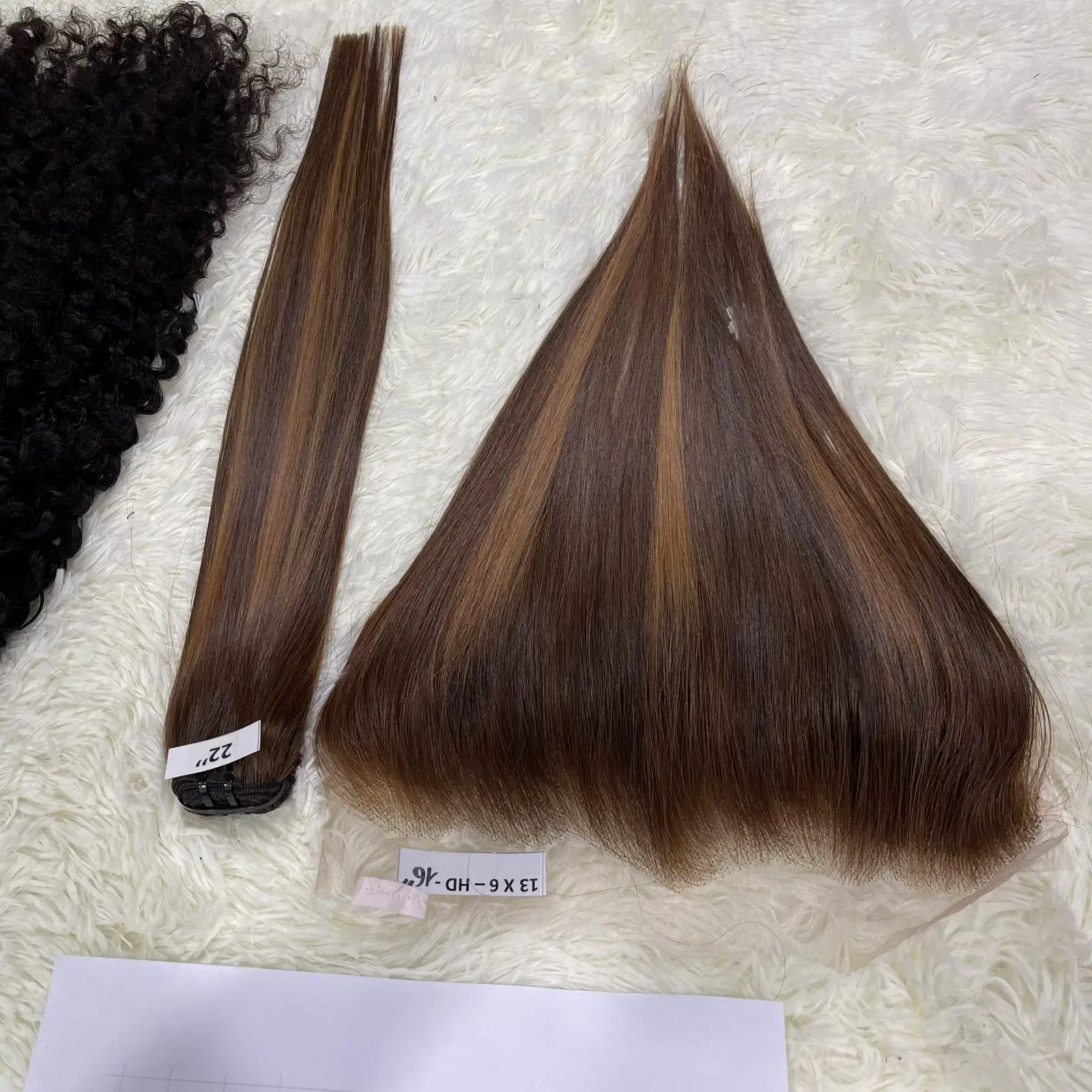 Прямые прямые волосы DD Bone Bundle с 13x6 HD кружевными фронтальными цветами, коричневого и золотого цвета