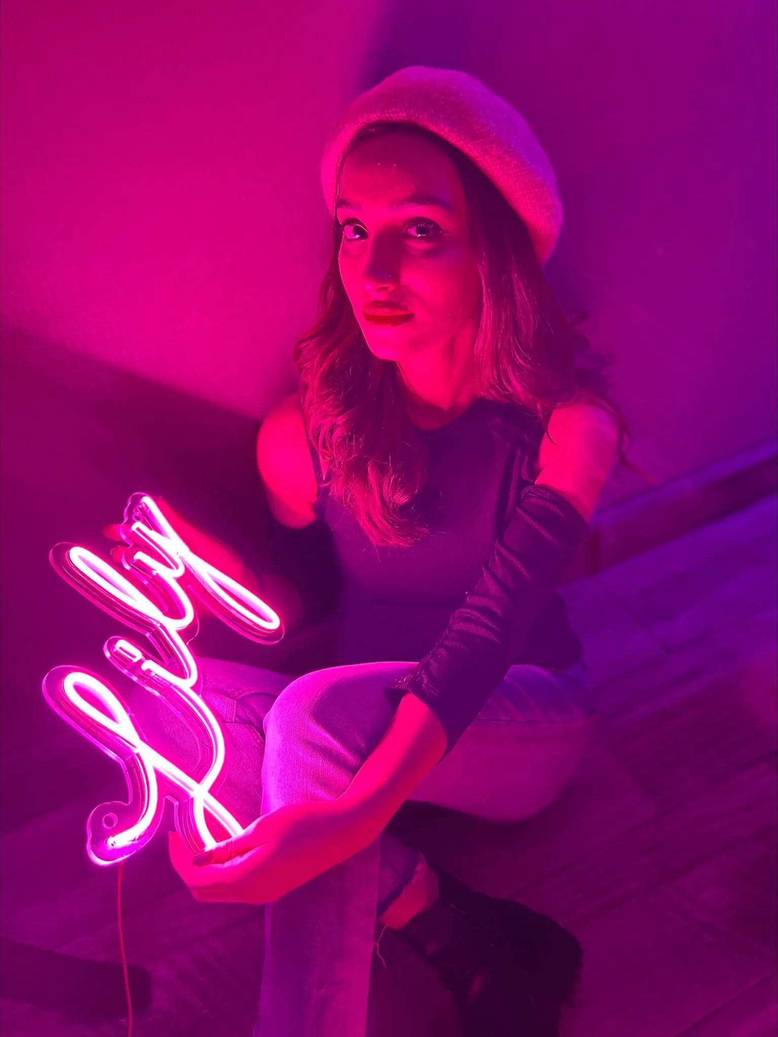 Custom Wall mounted Neon Sign dropshipping | neon sign logo letters & icons | waterproof add-ons for outdoor use