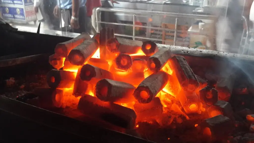 Mondol Briquette Charcoal  Hexagonal Hardwood, High Density Sawsdust Briquette Charcoal - Malaysia and Indonesia Origin