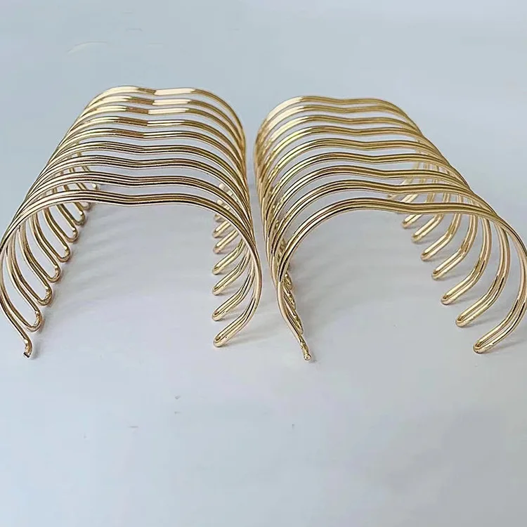 High Quality Custom Printing Full Color 2018 Spiral Chinese Wall Desk Table Calendar OEM Style Binding Paper