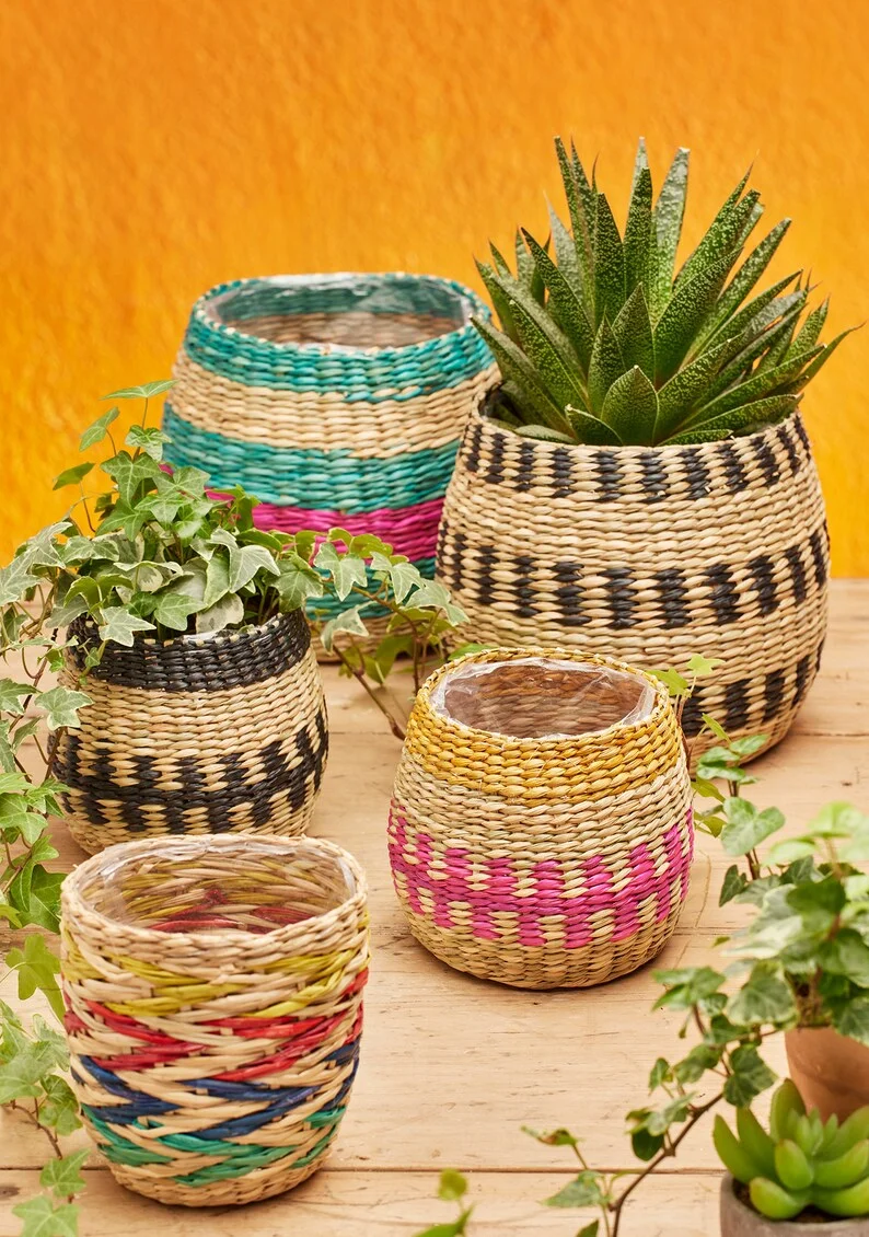 Seagrass Handmade Woven Basket with Black Paint and Cotton Hair Balls for Decoration or Plant Pot Hot Sales 2024